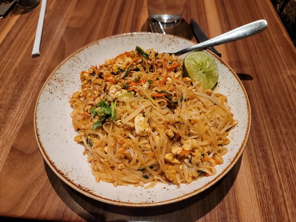 thai noodles with shrimp